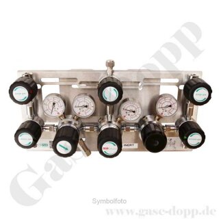 Batteriedruckminderer Entspannungsstation - halbautomatische Umschaltung - 300 bar - bis 14 bar regelbar - 2-stufig - 2 Eingänge M14x1,5 AG - Ausgang 1/4"NPT IG - Eigengasspülung Kontaktmanometer im Eingang - Messing verchromt 6.0 - GCE Druva MPLH0SDP